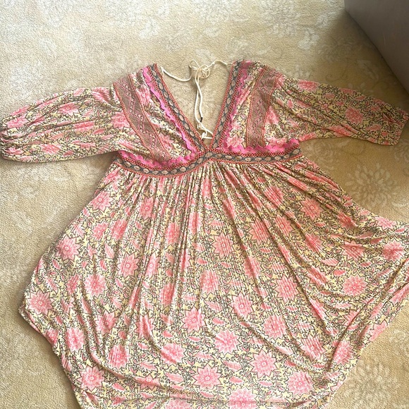 Free People NWOT Oversized Dress Shirt or Swim Cover Up Tie Neck & Back V-Neck